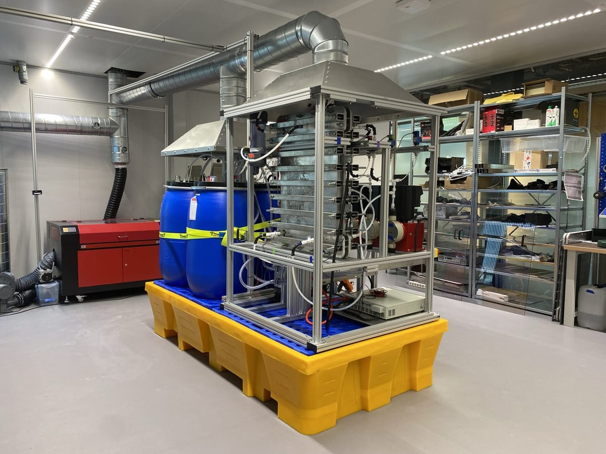 Brineworks indoor Direct Air Capture pilot unit in the Amsterdam lab
